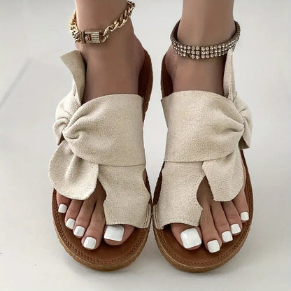 Sandalias de mujer con lazo de moda.