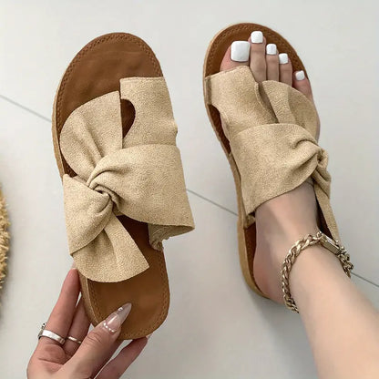 Sandalias de mujer con lazo de moda.